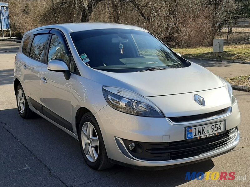 2012' Renault Grand Scenic photo #1