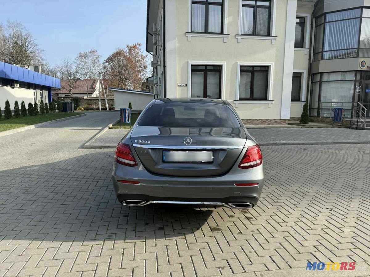 2020' Mercedes-Benz E-Class photo #2