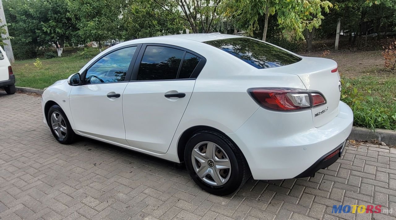 2011' Mazda 3 photo #1