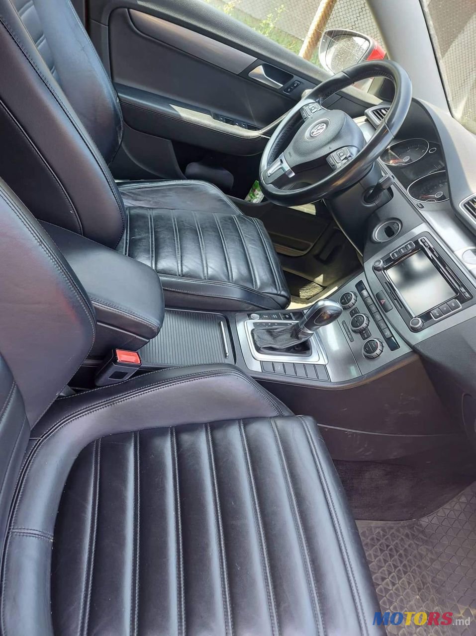 2013' Volkswagen Passat photo #4