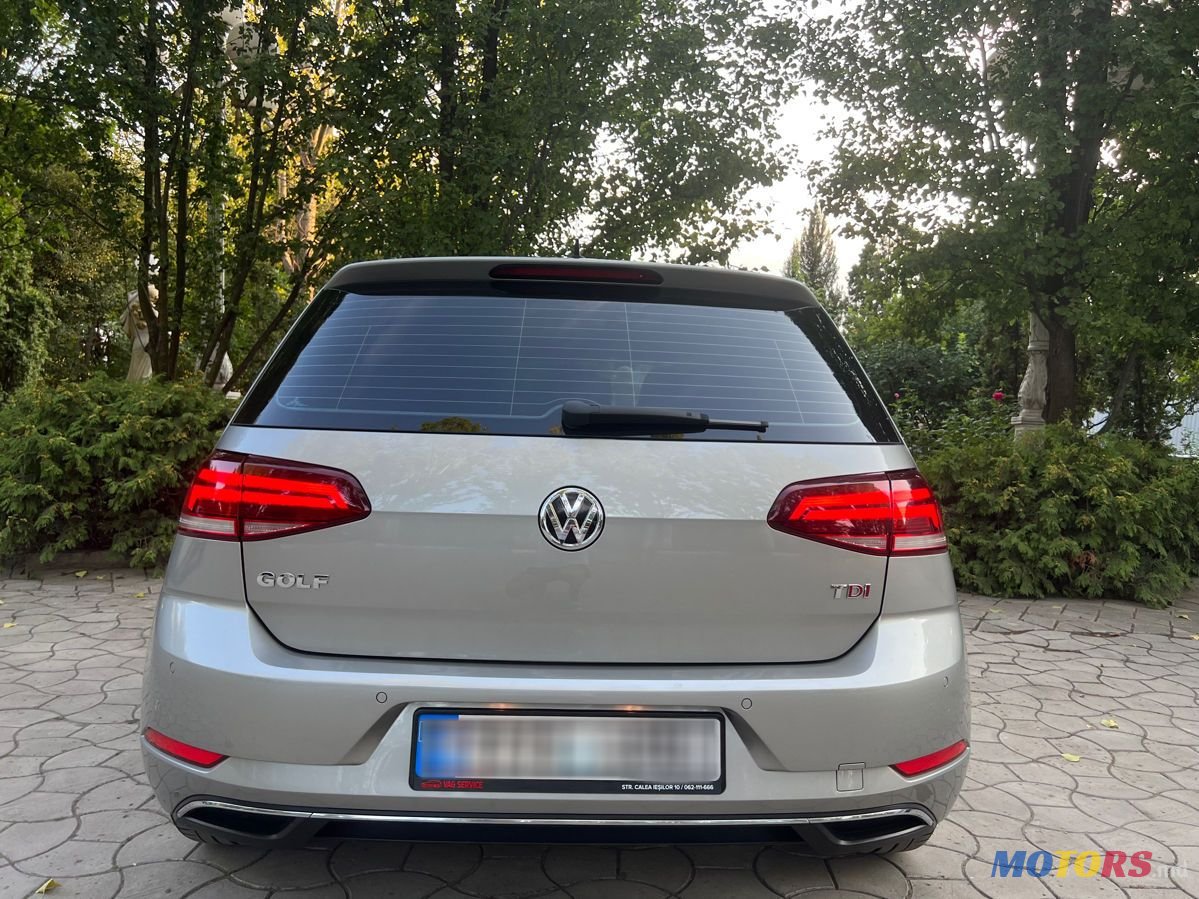 2017' Volkswagen Golf photo #3