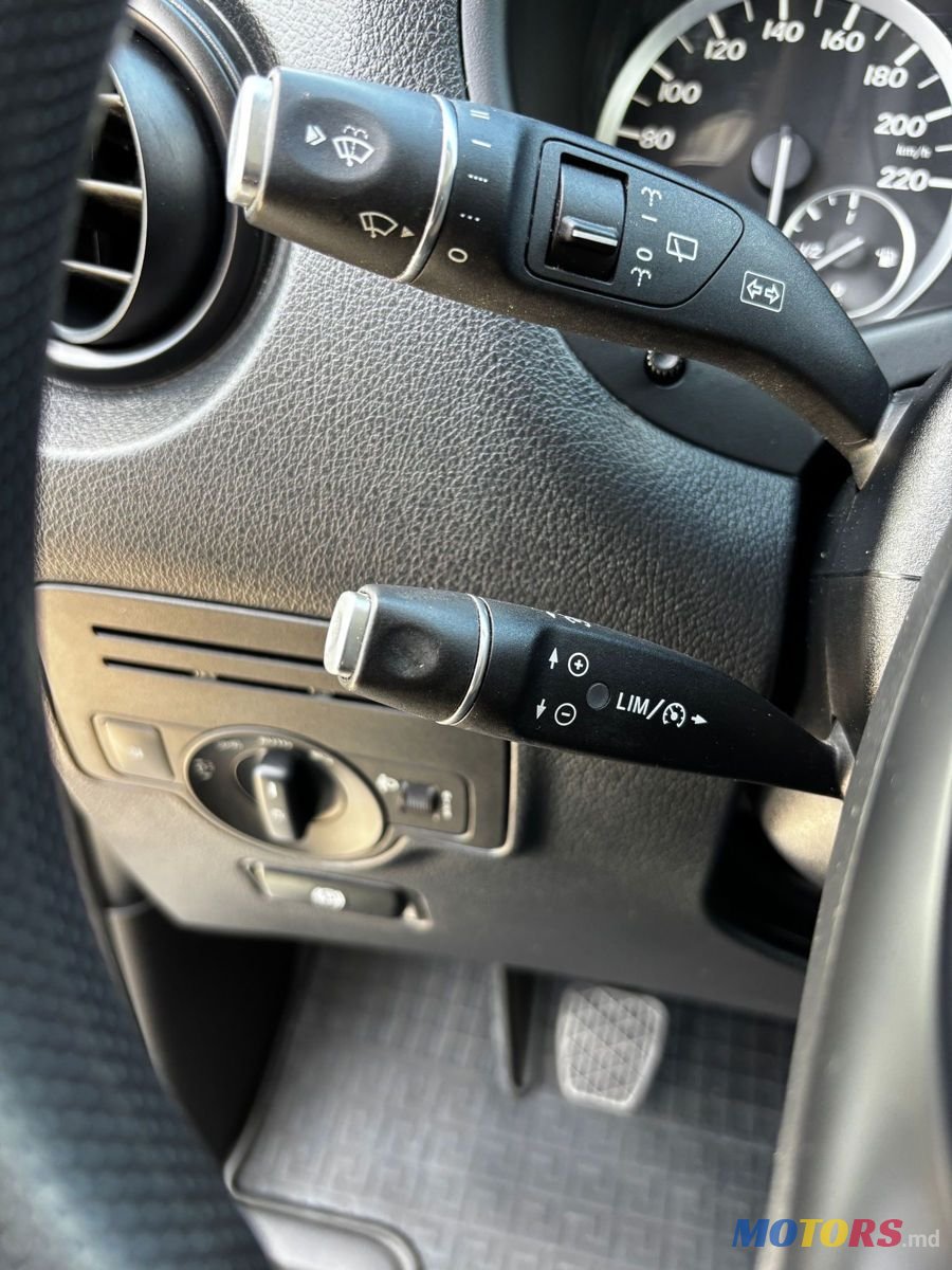 2018' Mercedes-Benz Vito photo #3