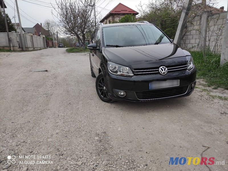 2014' Volkswagen Touran photo #2