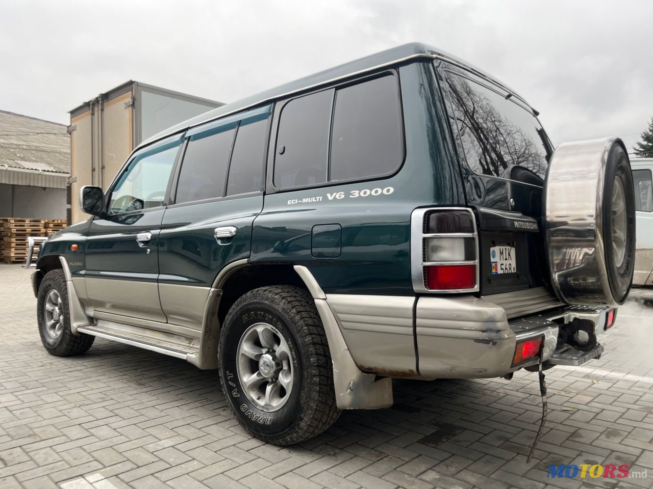 1998' Mitsubishi Pajero photo #5