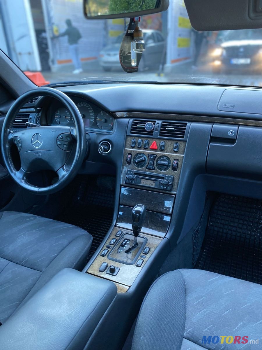 2001' Mercedes-Benz E Класс photo #5