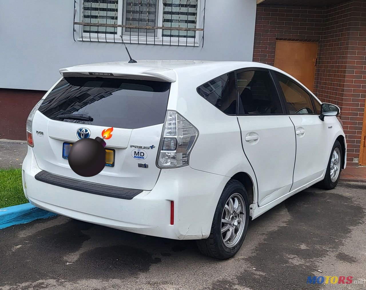 2013' Toyota Prius + photo #1