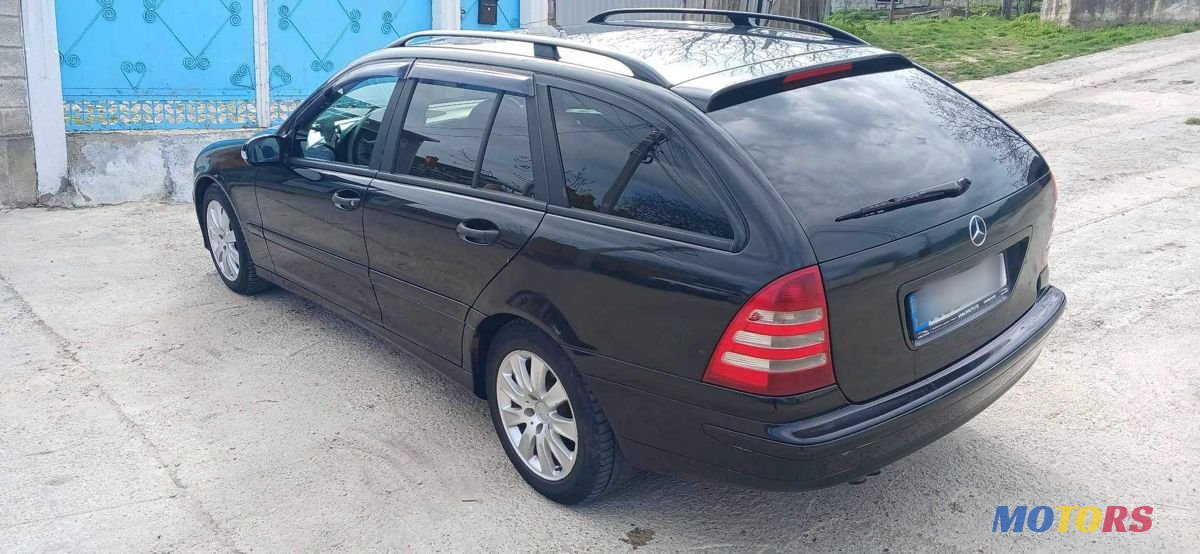 2004' Mercedes-Benz C-Class photo #3