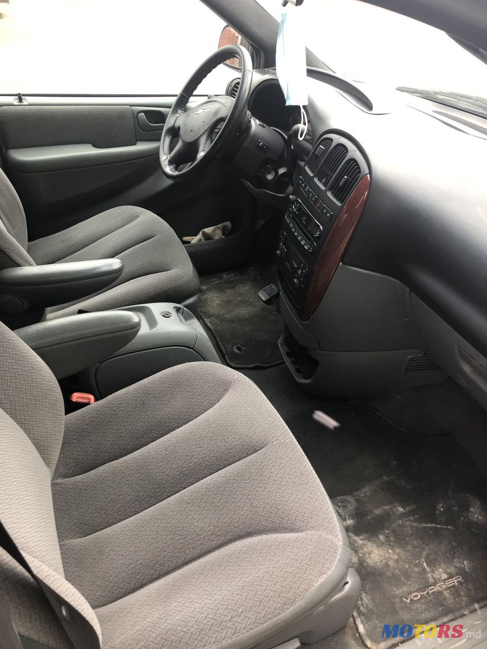 2007' Chrysler Grand Voyager photo #2