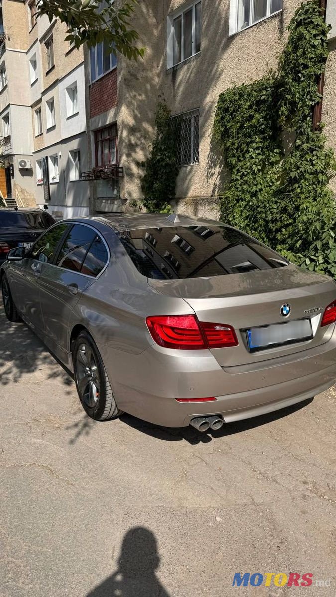 2011' BMW 5 Series photo #4