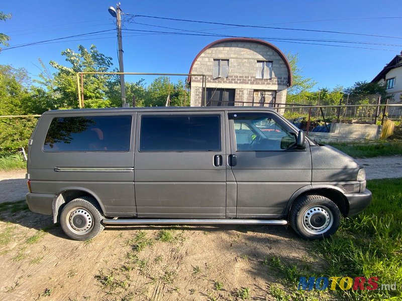 2001' Volkswagen Transporter photo #3