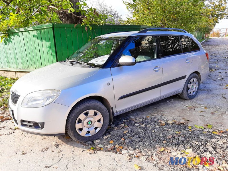 2008' Skoda Fabia photo #2