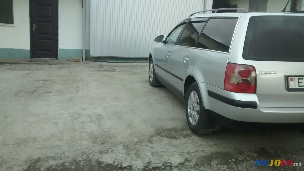 2004' Volkswagen Passat photo #6