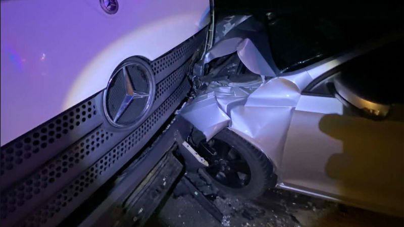 В Яловенском районе столкнулись грузовик и легковушка: пять человек пострадали