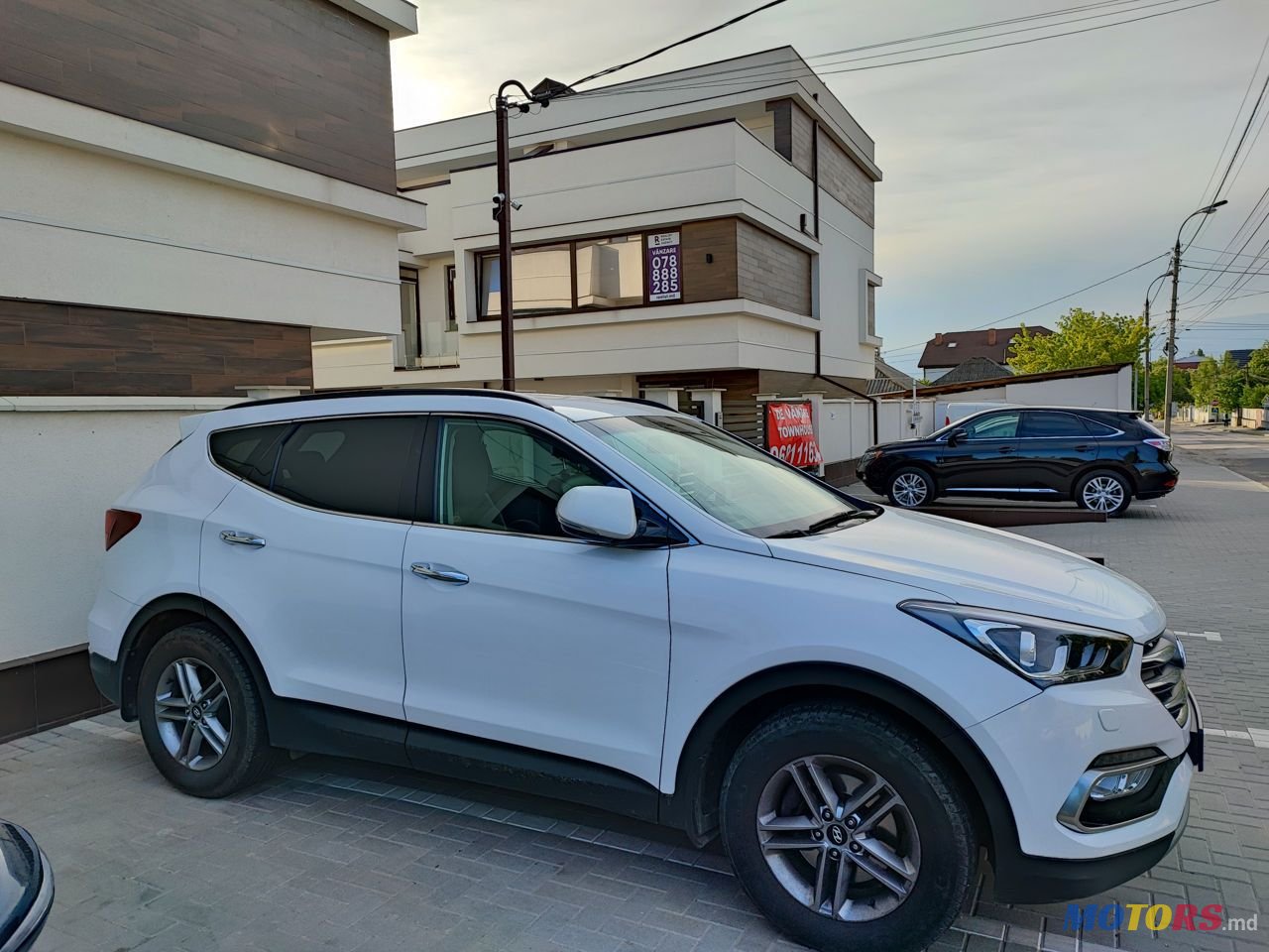 2017' Hyundai Santa Fe photo #2