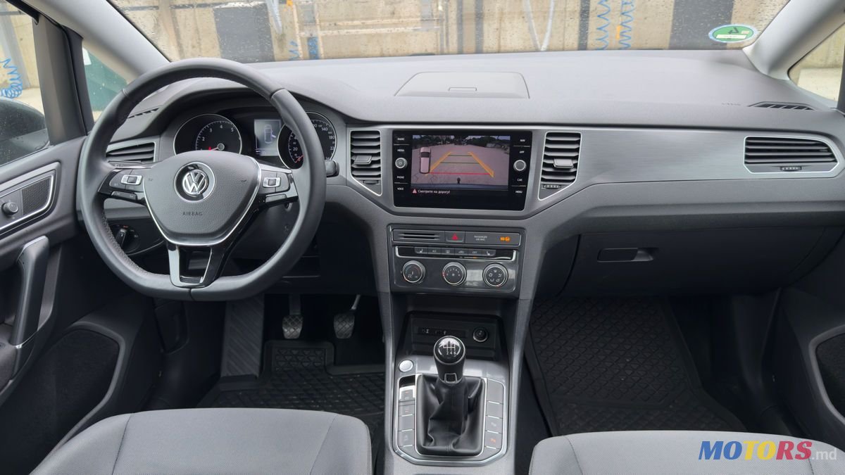 2018' Volkswagen Golf Sportsvan photo #6