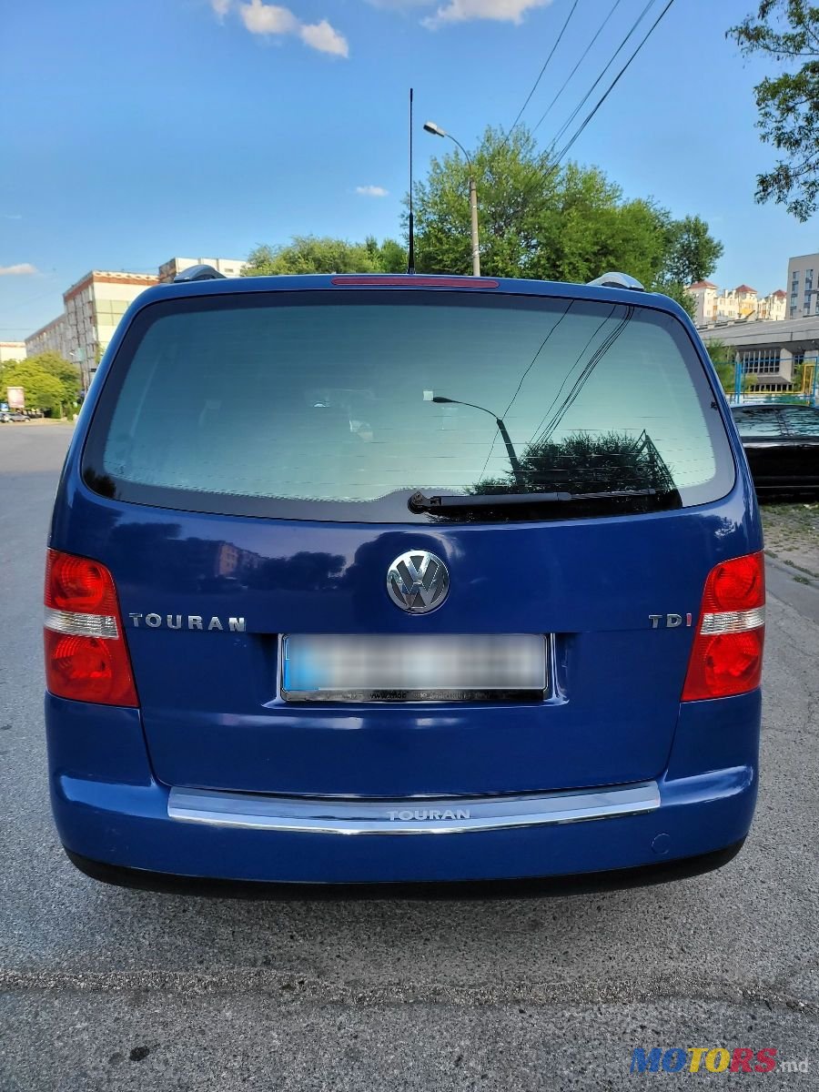 2006' Volkswagen Touran photo #4