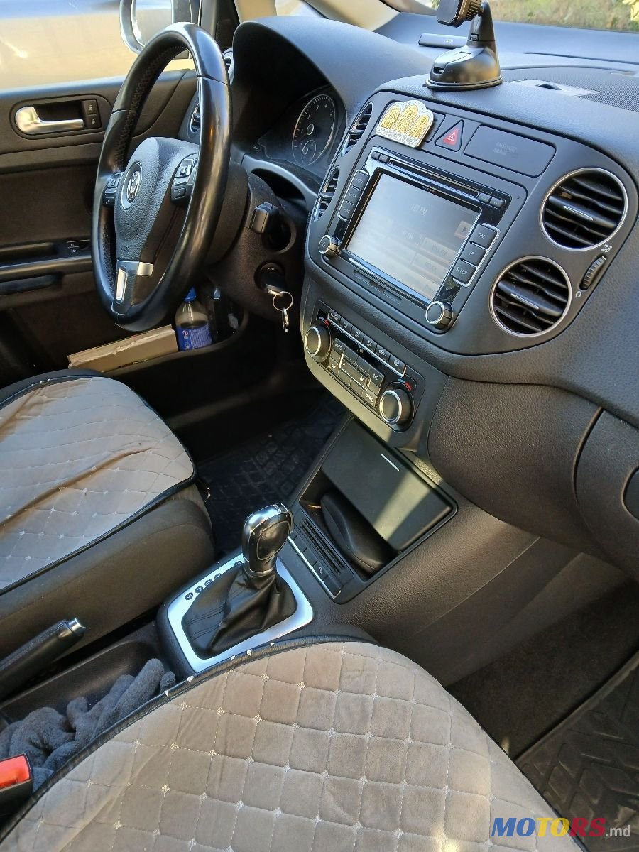 2012' Volkswagen Golf Plus photo #3