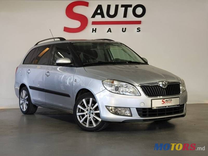 2011' Skoda Fabia photo #1