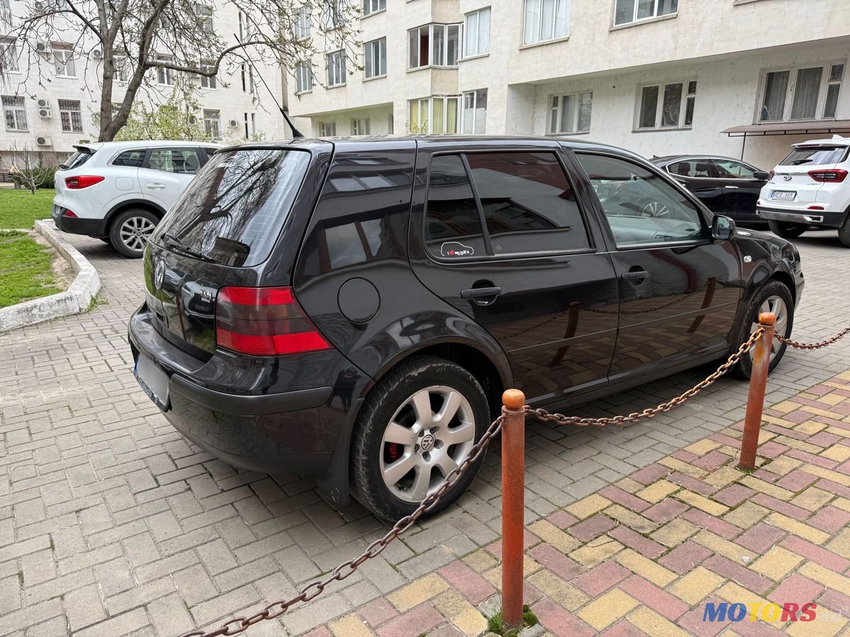 2003' Volkswagen Golf photo #1