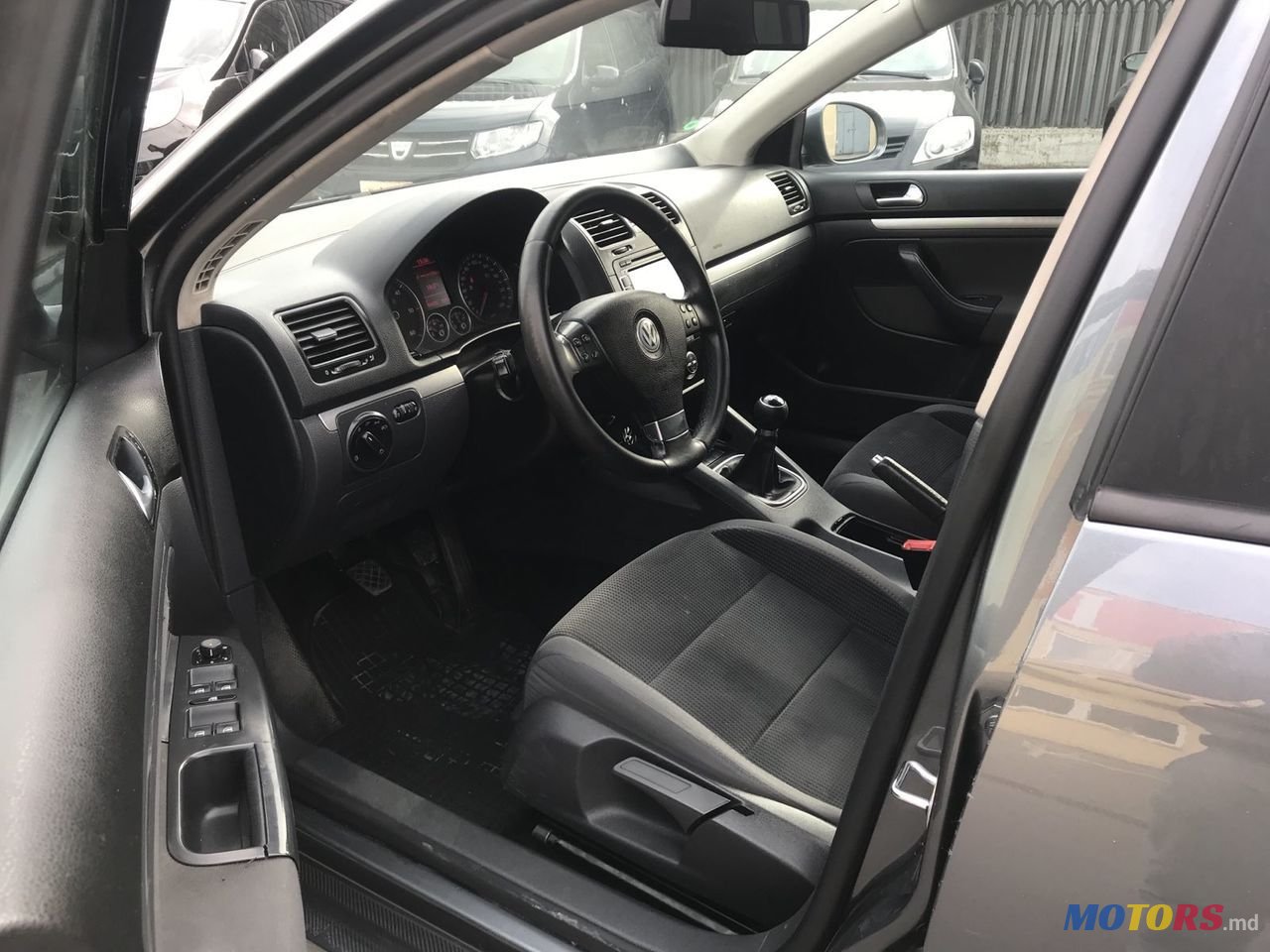 2008' Volkswagen Golf photo #5