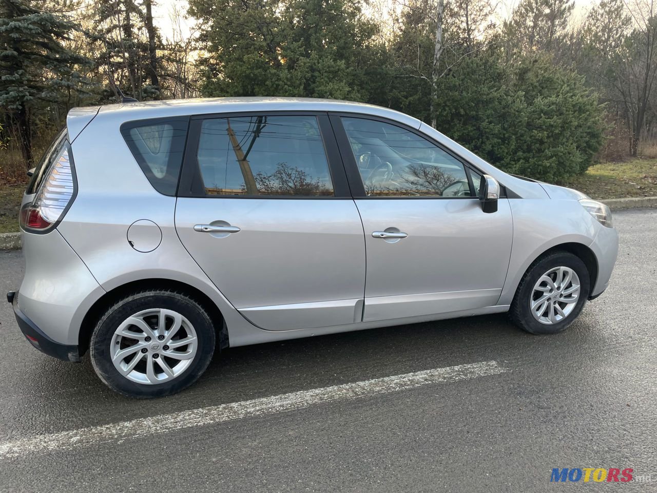 2013' Renault Scenic photo #5