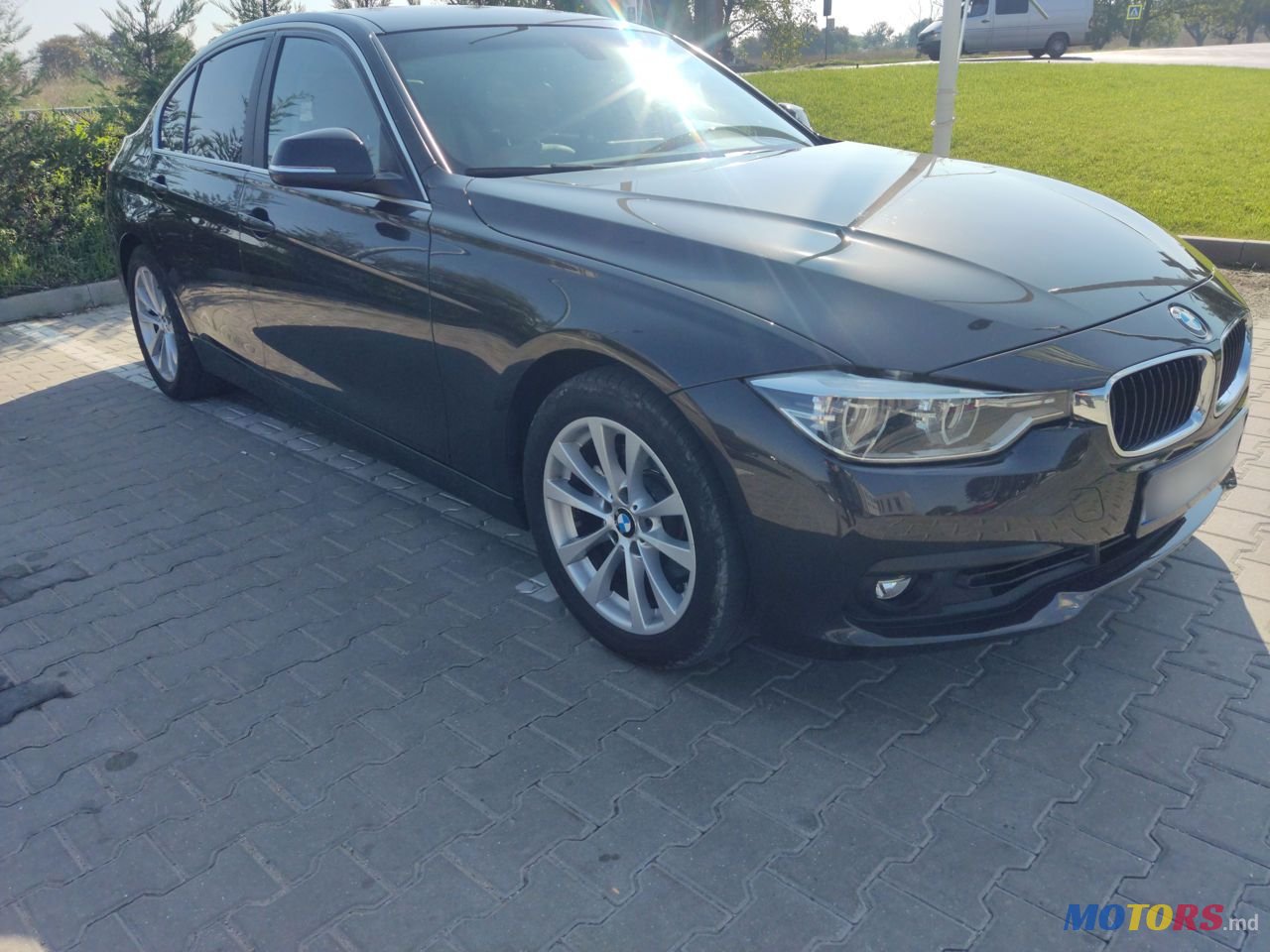 2016' BMW 3 Series photo #2