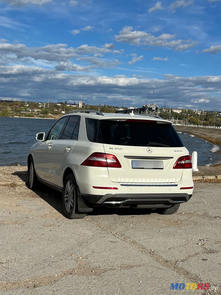 2014' Mercedes-Benz M Класс photo #2