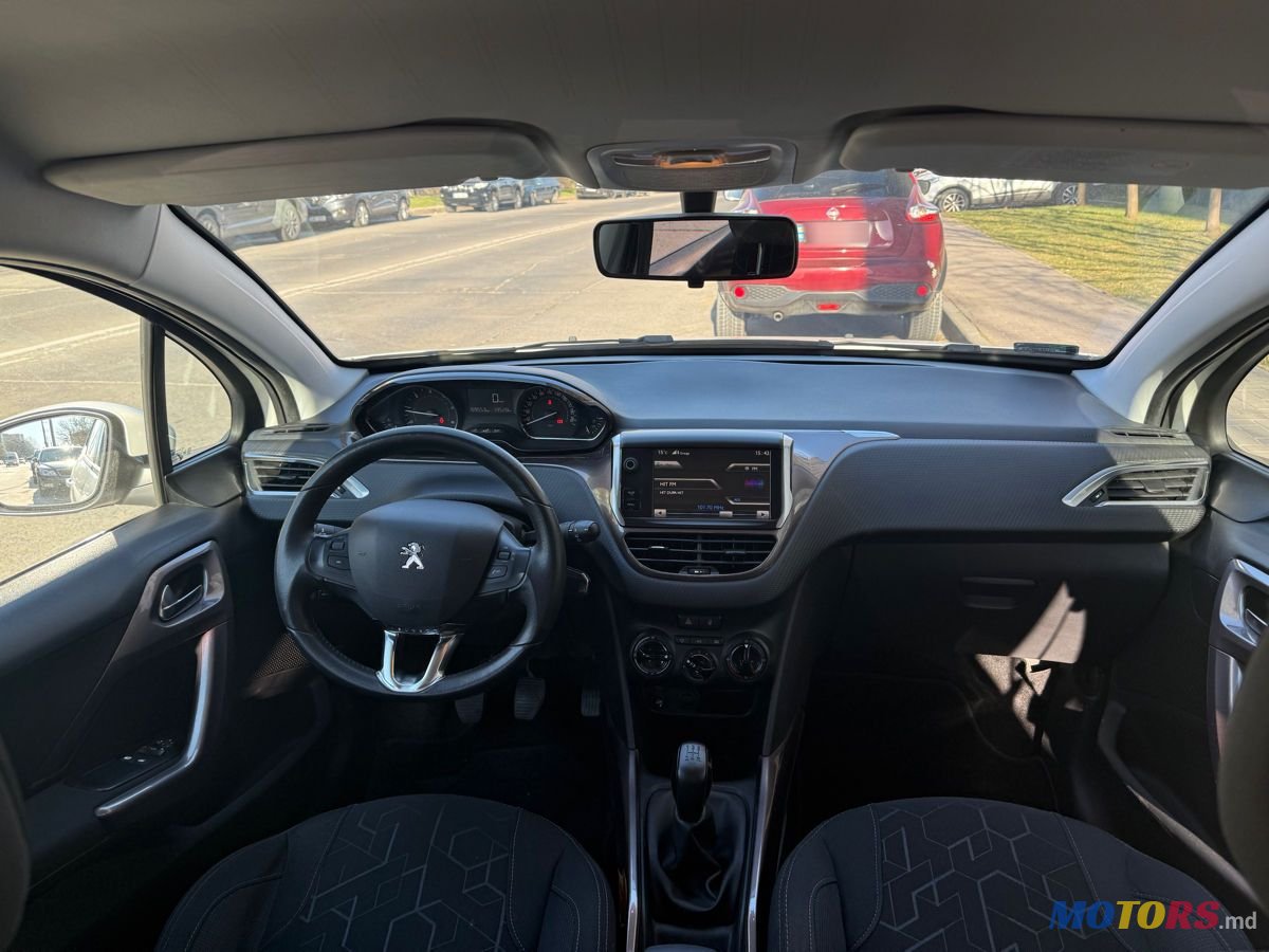 2013' Peugeot 2008 photo #6