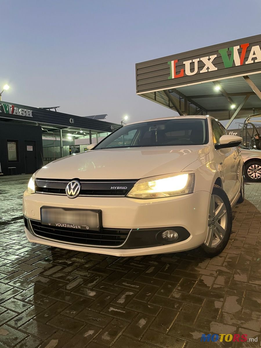 2013' Volkswagen Jetta photo #2