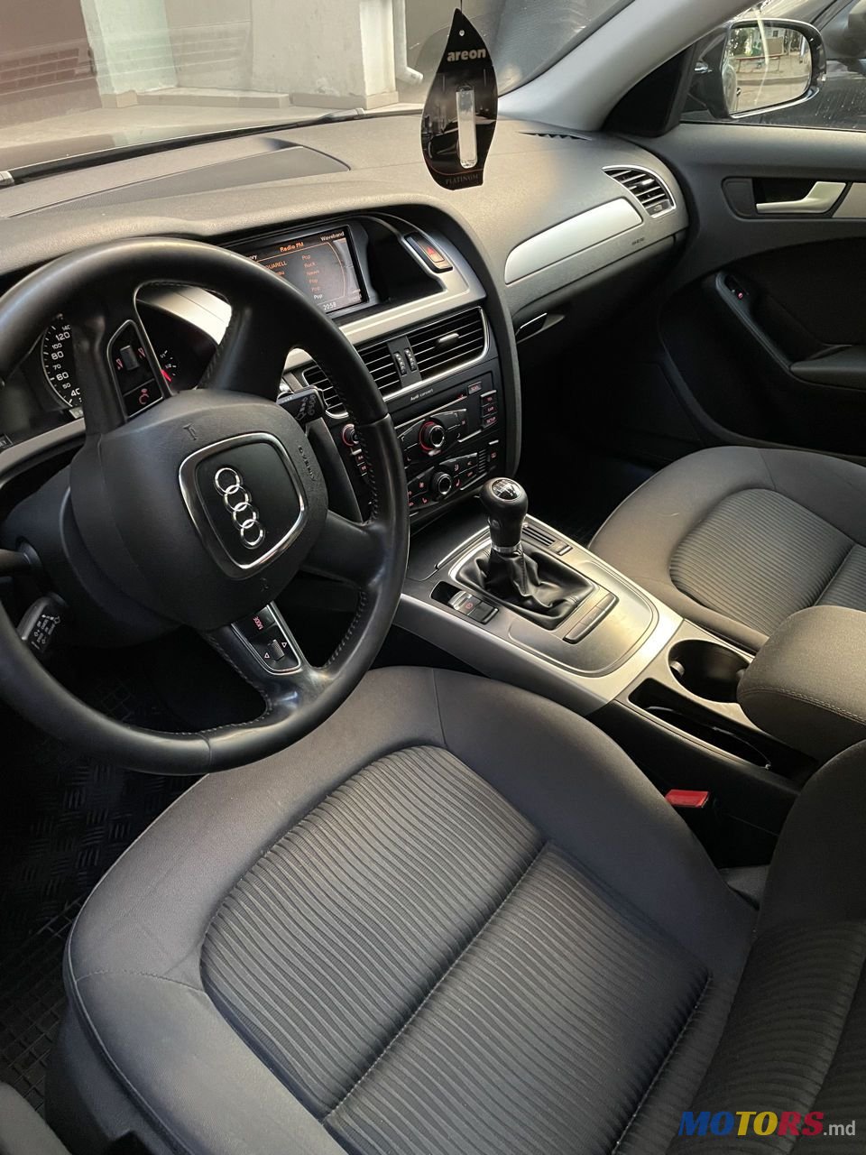 2010' Audi A4 photo #5