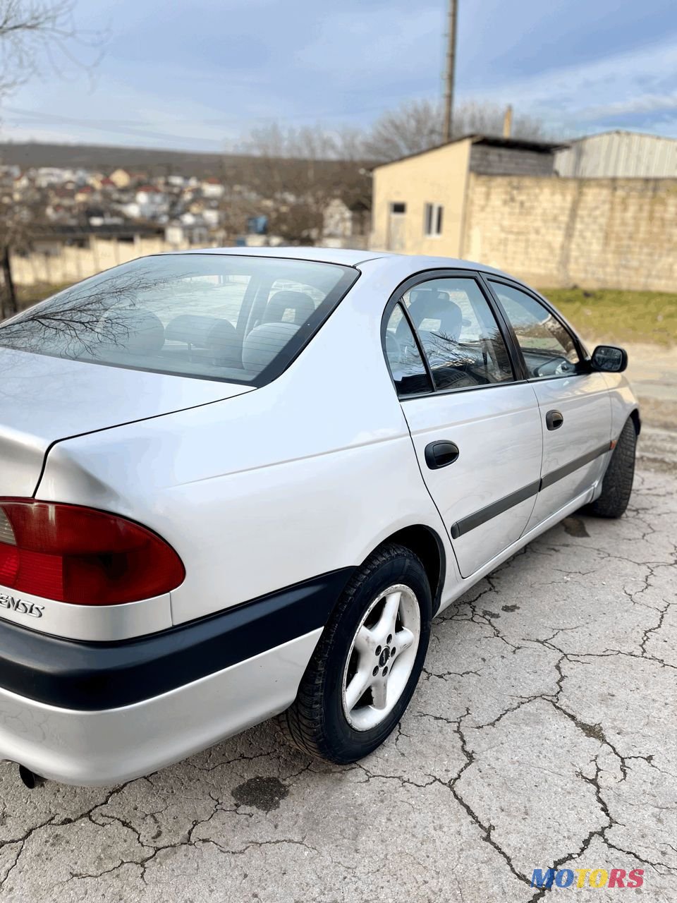 2000' Toyota Avensis photo #2