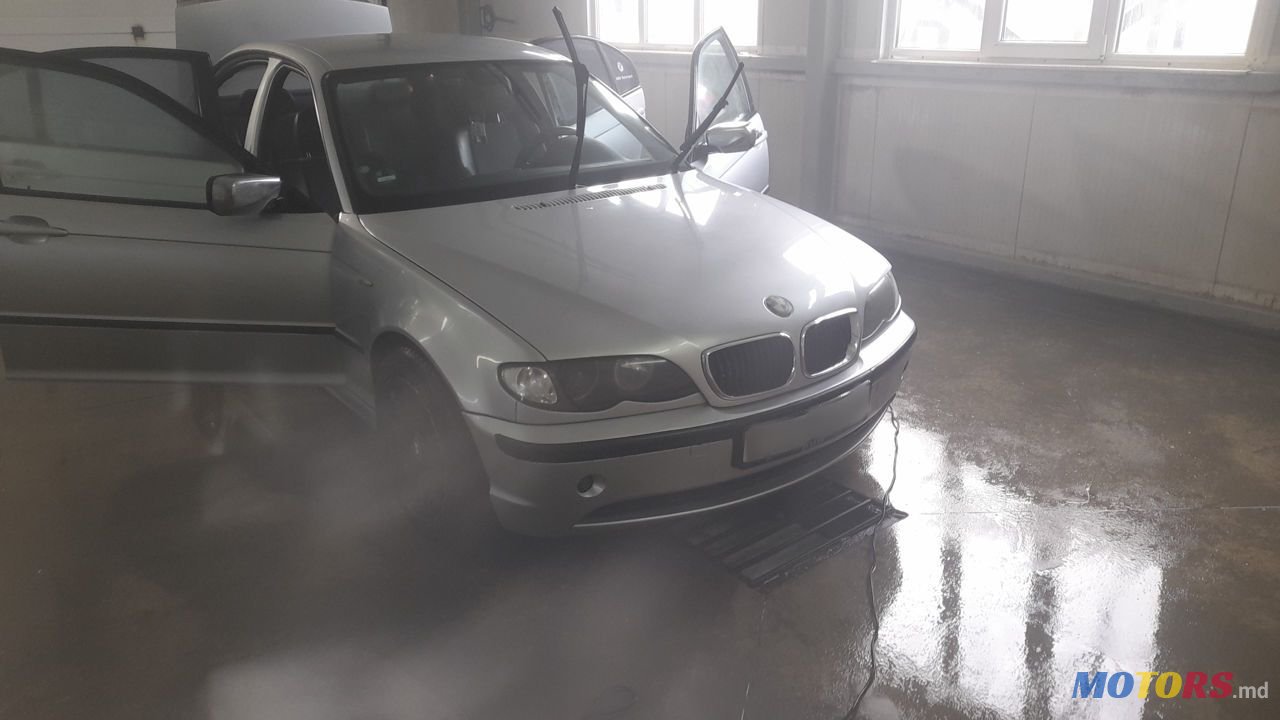 2004' BMW 3 Series photo #2