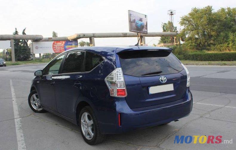 2013' Toyota Prius + photo #1