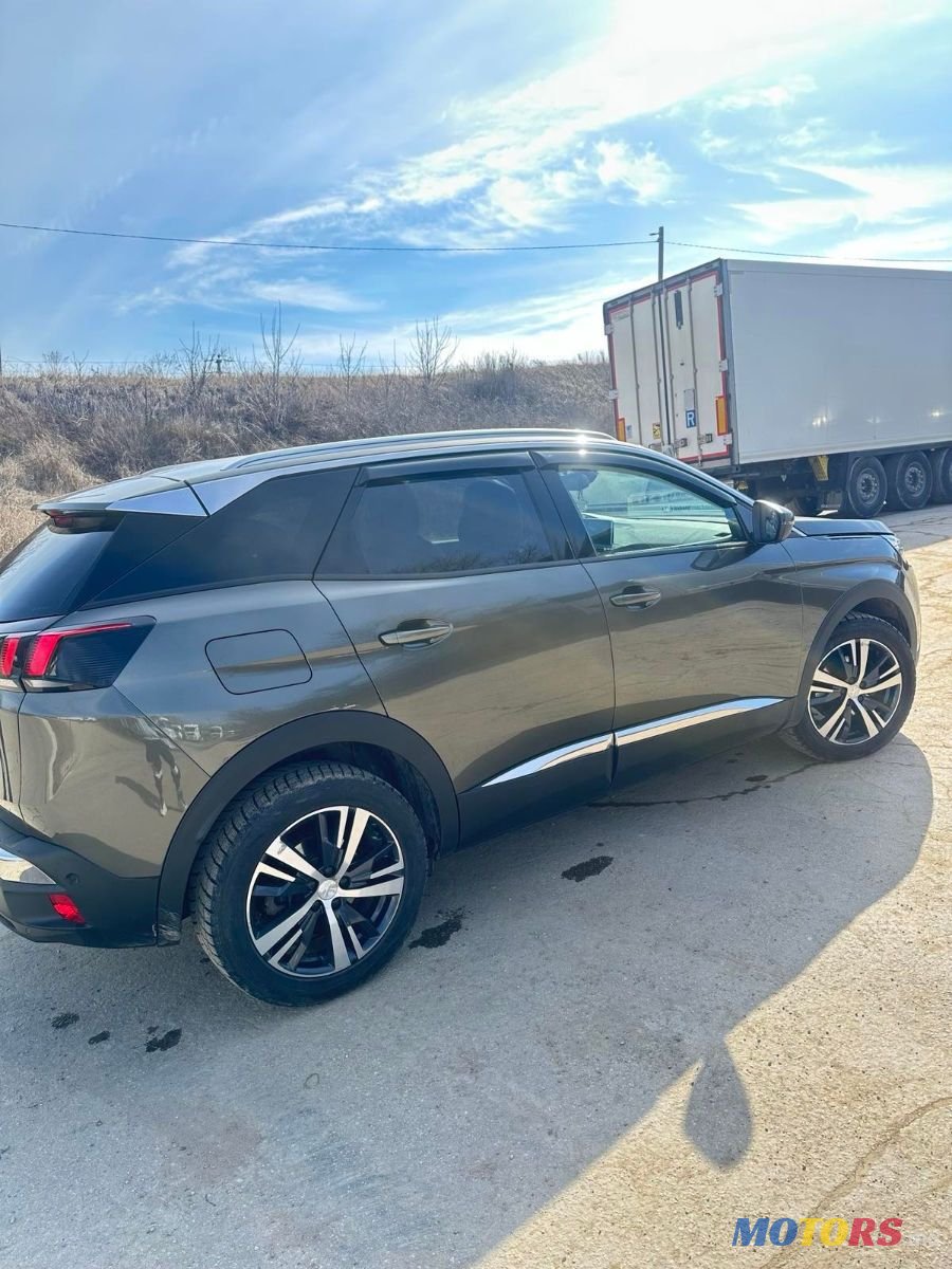 2020' Peugeot 3008 photo #2