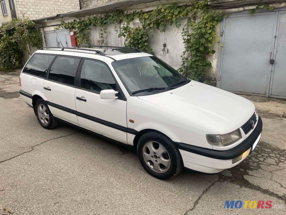 1994' Volkswagen Passat photo #1