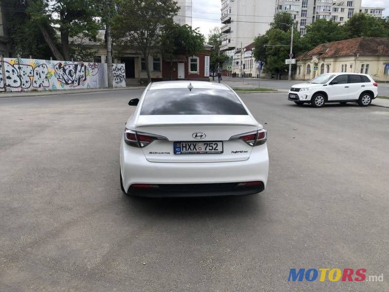 2015' Hyundai Sonata photo #4