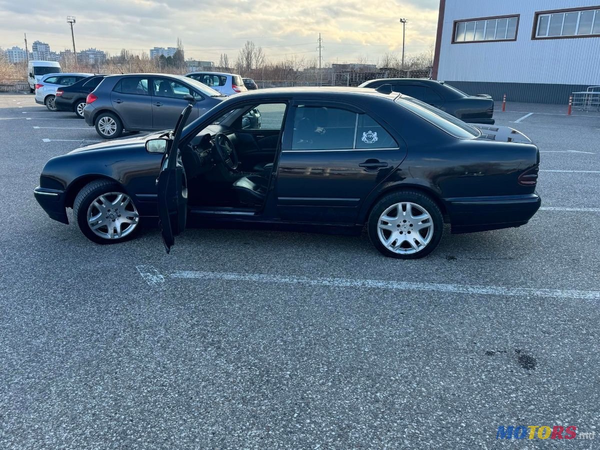 2001' Mercedes-Benz E-Class photo #4