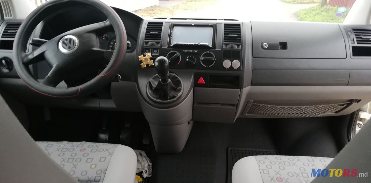 2006' Volkswagen Transporter photo #6