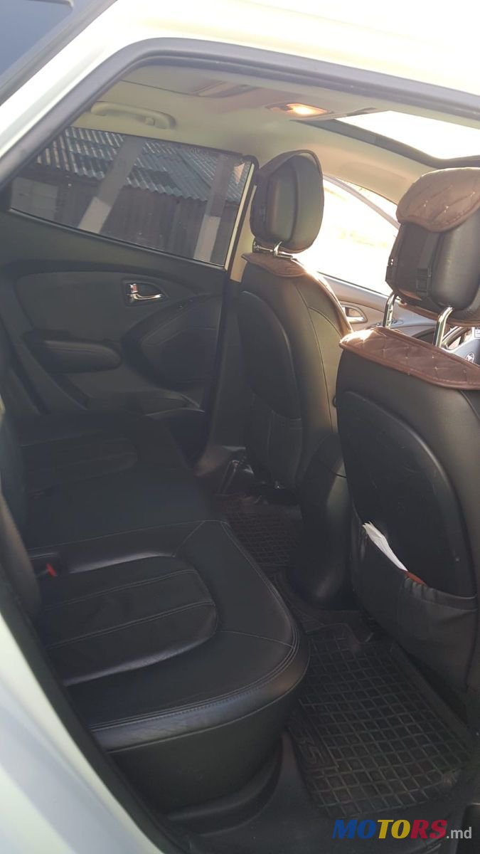 2011' Hyundai ix35 photo #4