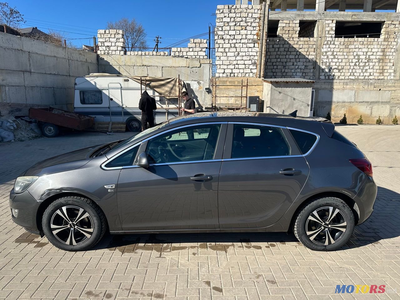 2012' Opel Astra photo #3