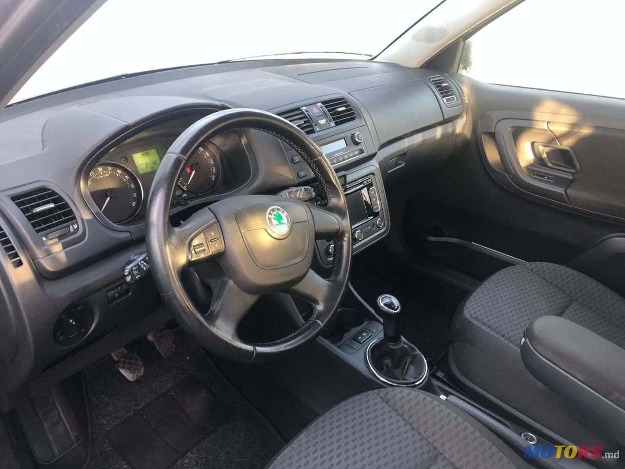 2012' Skoda Fabia photo #2