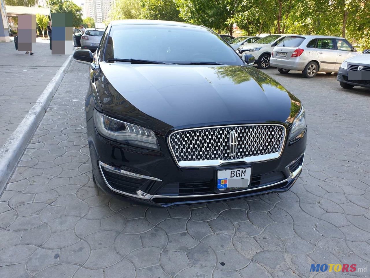 2016' Lincoln MKZ photo #2