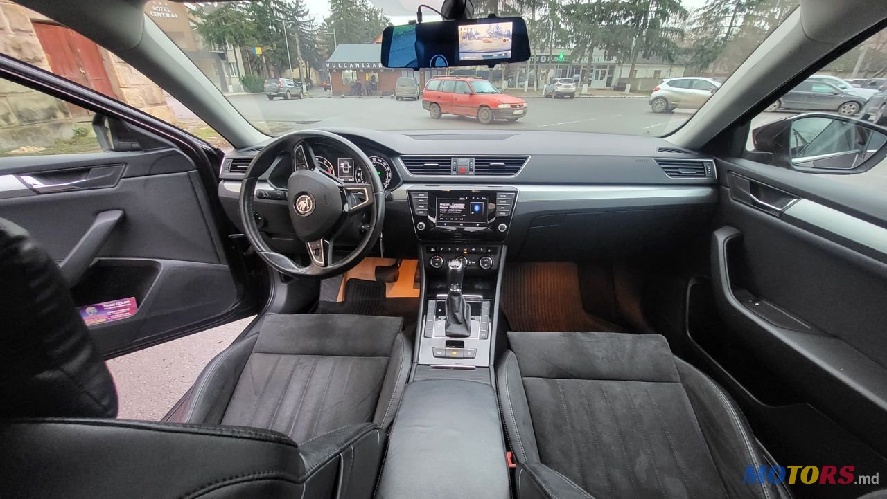 2015' Skoda Superb photo #5