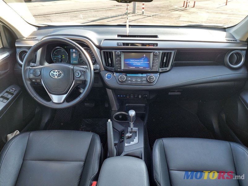 2016' Toyota RAV4 photo #6