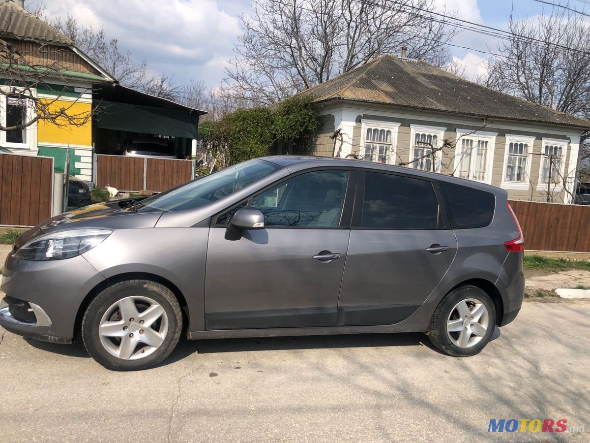 2012' Renault Grand Scenic photo #3