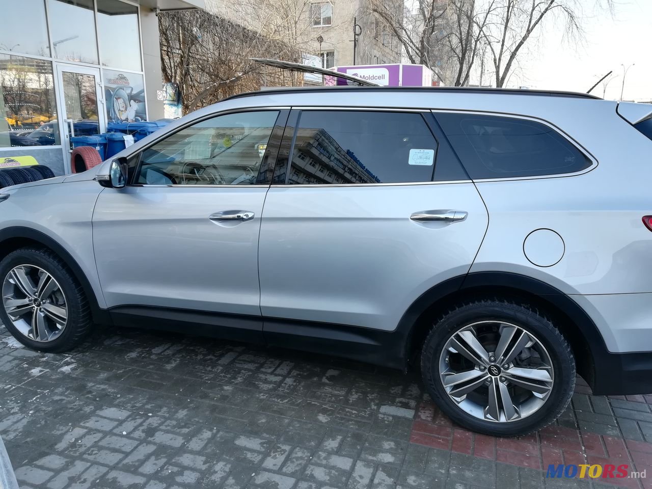 2013' Hyundai Grand Santa Fe photo #4