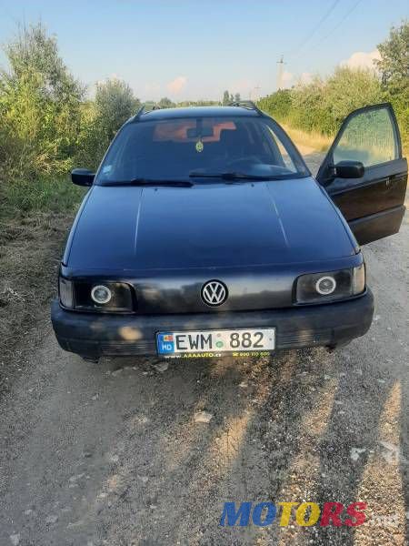 1993' Volkswagen Passat photo #2