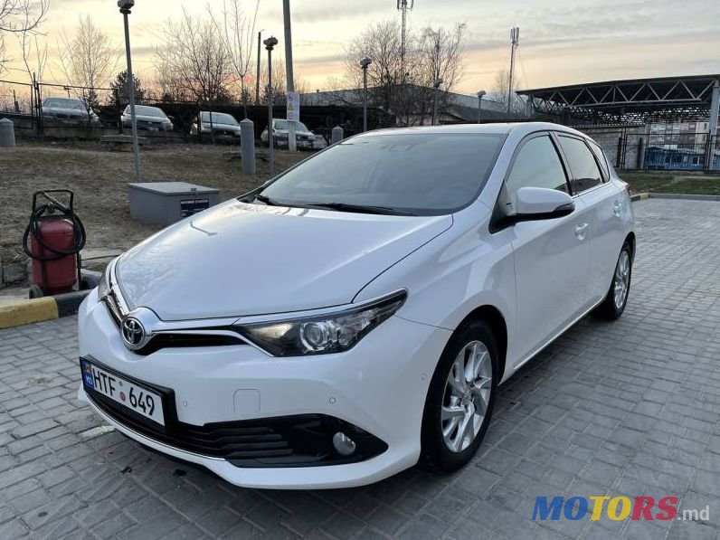 2017' Toyota Auris photo #3