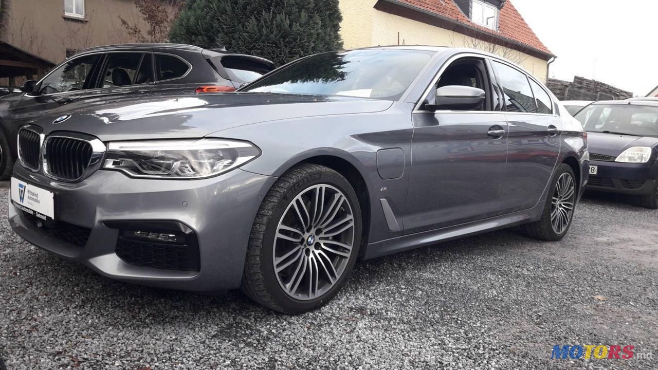 2020' BMW 5 Series photo #3