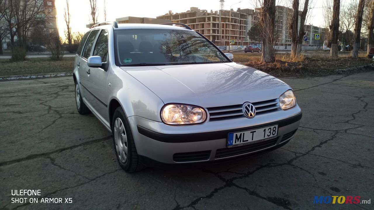 2005' Volkswagen Golf photo #2